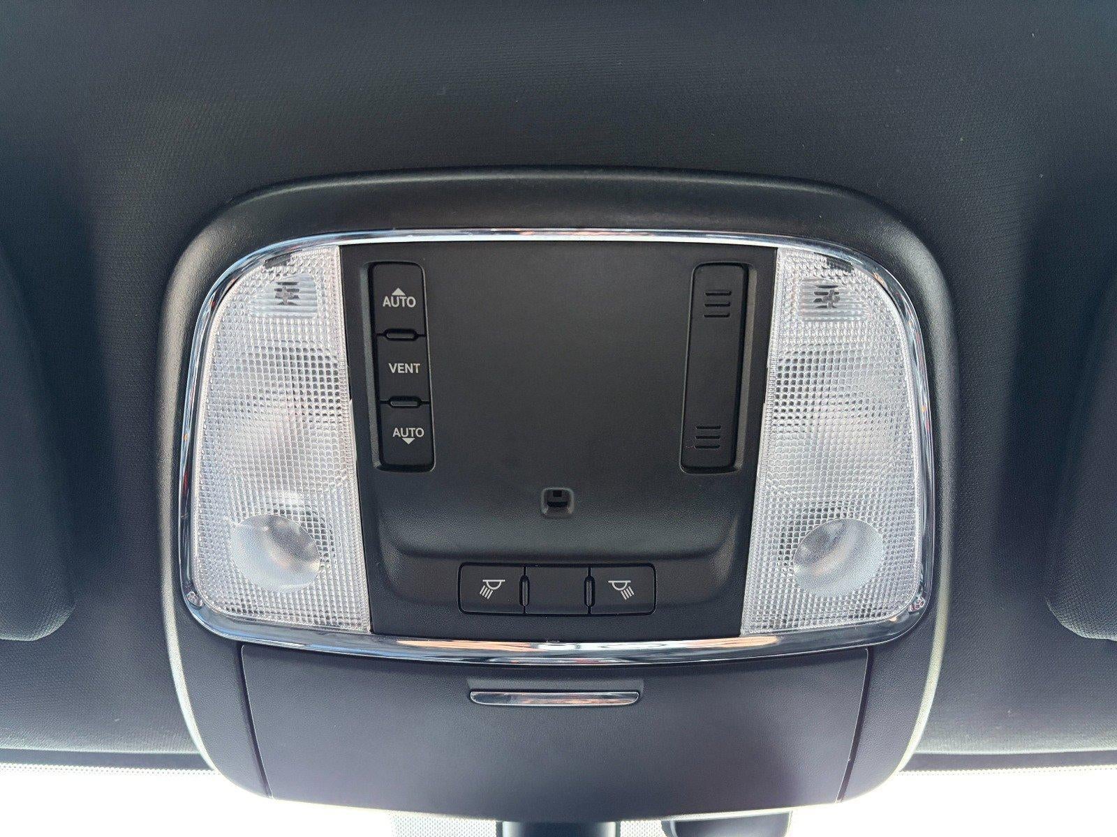 2016 Dodge Durango SXT, Blacktop Pkg, Preferred Pkg 23B, Heated Front Seats, Heated Steering Wheel, Sunroof