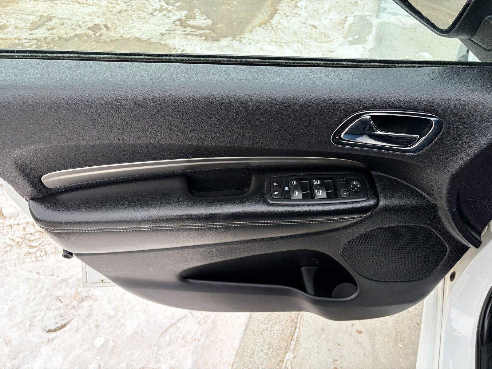 2016 Dodge Durango SXT, Blacktop Pkg, Preferred Pkg 23B, Heated Front Seats, Heated Steering Wheel, Sunroof