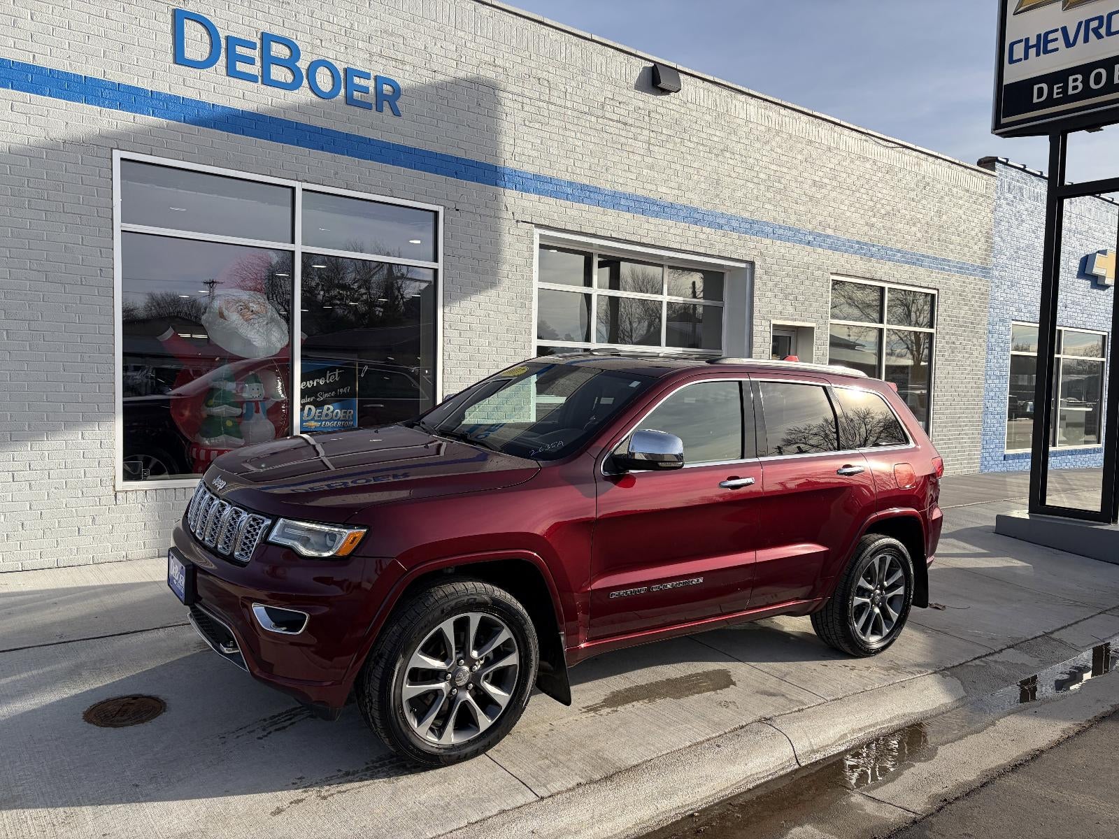 2017 Jeep Grand Cherokee Overland, Heated & Vented Front Seats, Panoramic Sunroof, Harman Karmon Speakers w/ Subwoofer