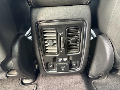 2017 Jeep Grand Cherokee Overland, Heated & Vented Front Seats, Panoramic Sunroof, Harman Karmon Speakers w/ Subwoofer