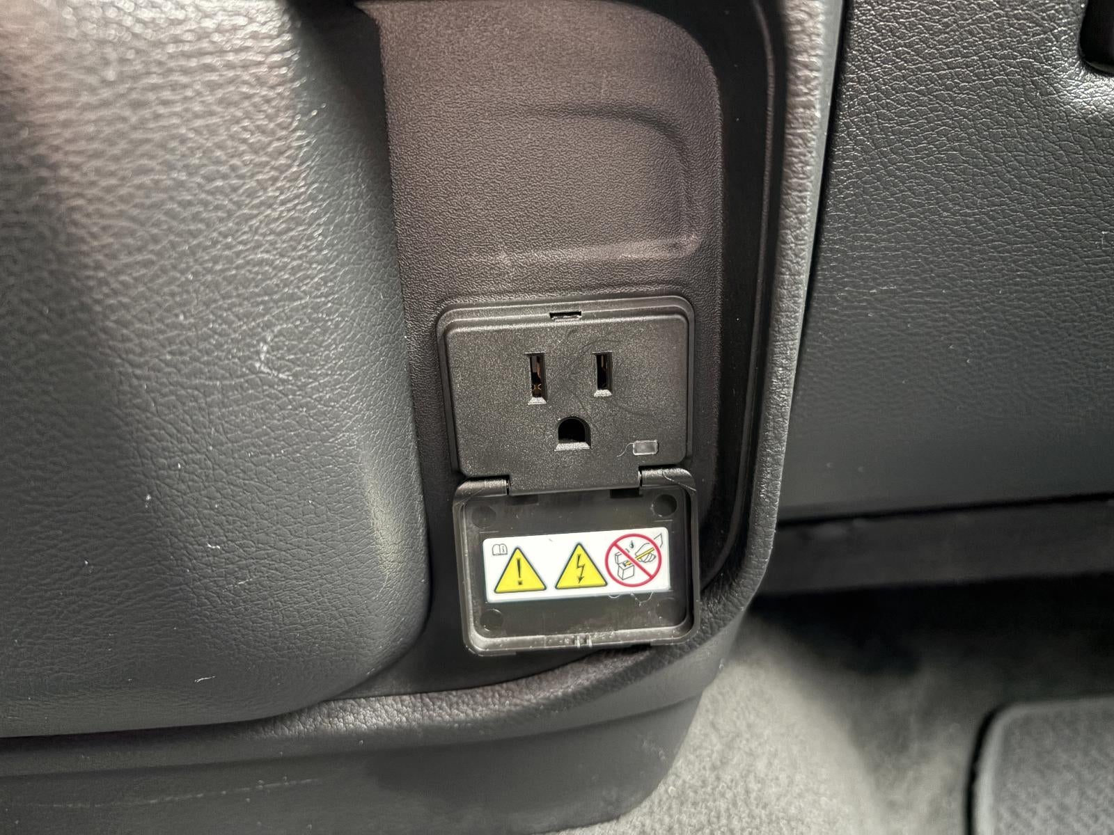 2023 RAM 1500 Laramie, 5.7L V8 HEMI, Heated & Cooled Front Seats, 12in Touch Screen, Heated Steering Wheel