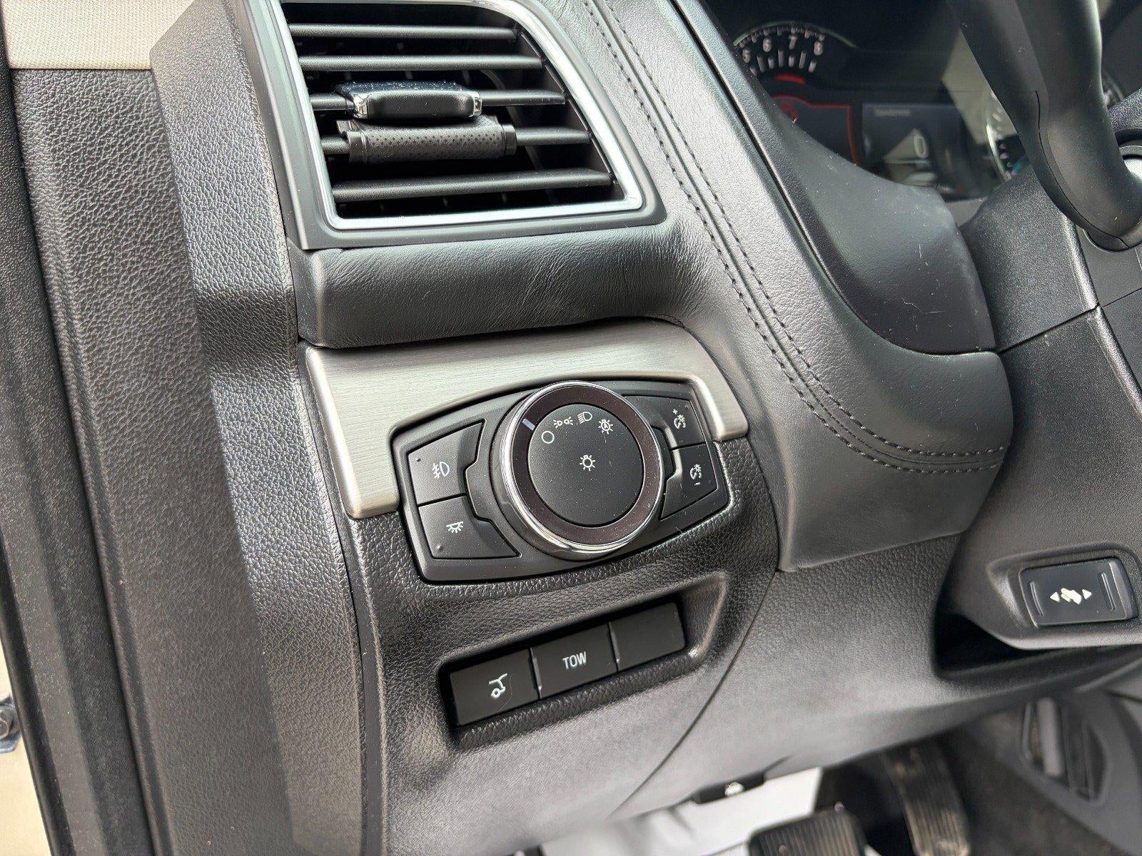 2017 Ford Explorer Platinum, Dual Moonroof, Cooled/ Heated/ Massaging Seats, Sony Audio System