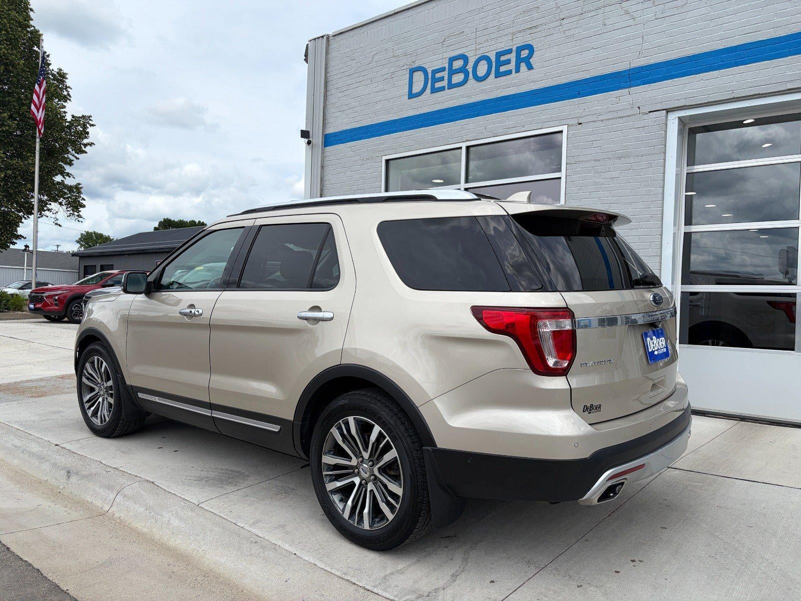 2017 Ford Explorer Platinum, Dual Moonroof, Cooled/ Heated/ Massaging Seats, Sony Audio System