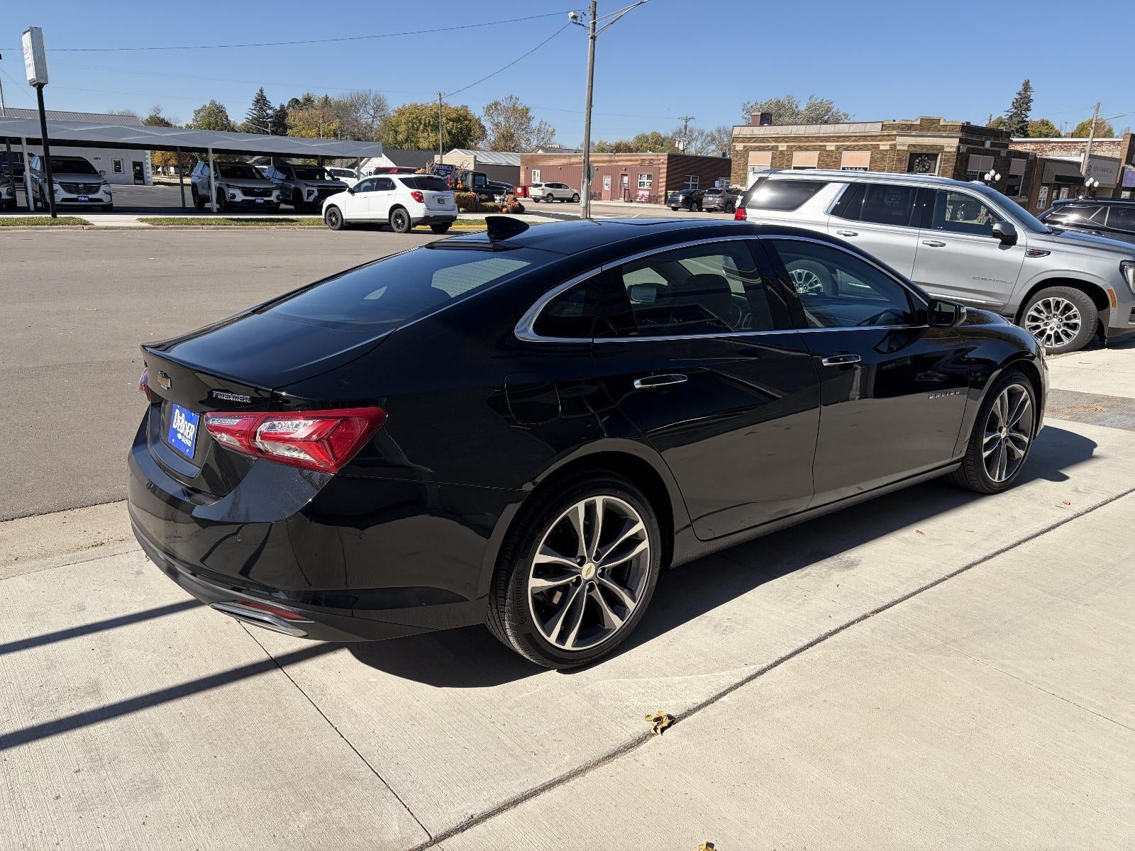 2022 Chevrolet Malibu Premier, Sun & Wheel Pkg, Adaptive Cruise, Automatic Parking Assist, Heated/ Cooled Front Seats