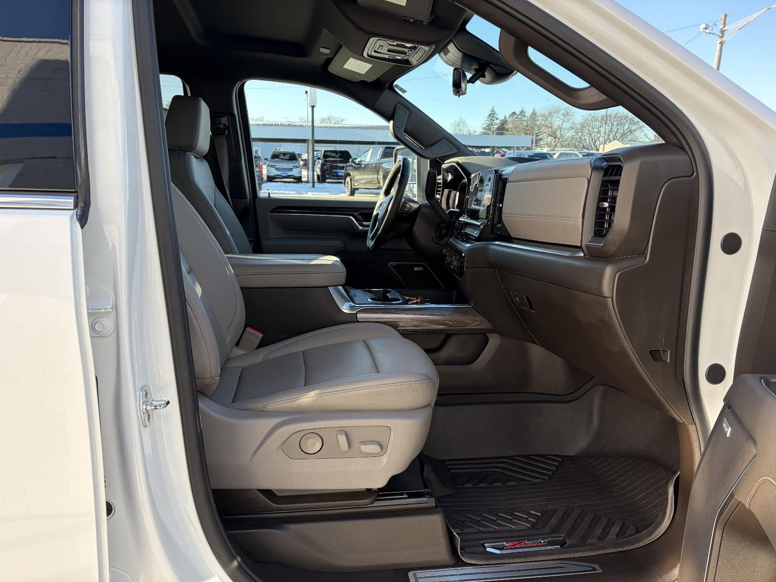 2025 Chevrolet Silverado 2500 HD DURAMAX, LTZ Premium Pkg, Z71 Pkg's, Technology Pkg, Convenience II Pkg, Safety Pkg