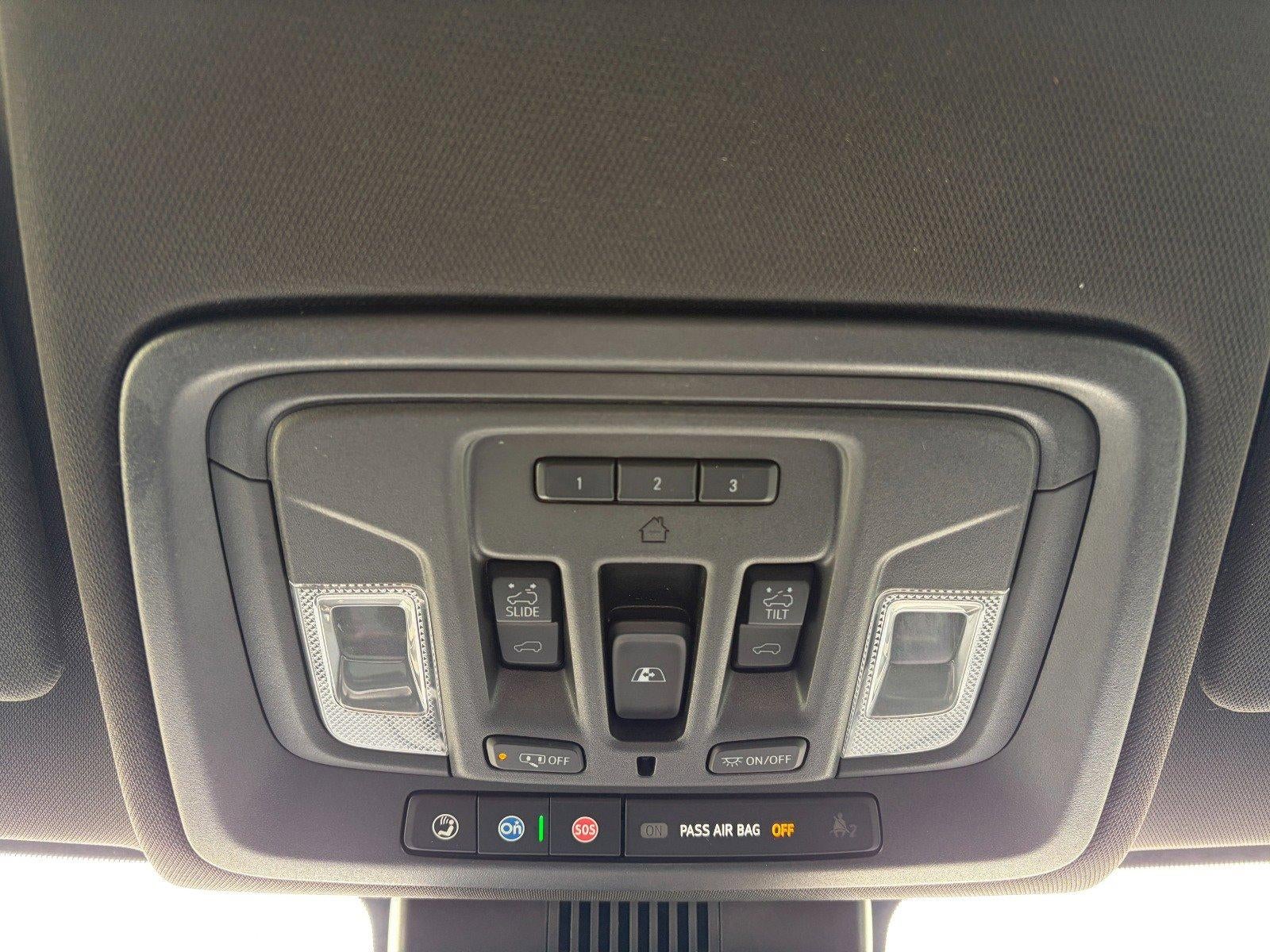 2022 Chevrolet Silverado 1500 High Country, Z71 Pkg, Sunroof, Heated Steering Wheel, Front & Rear Heated Seats