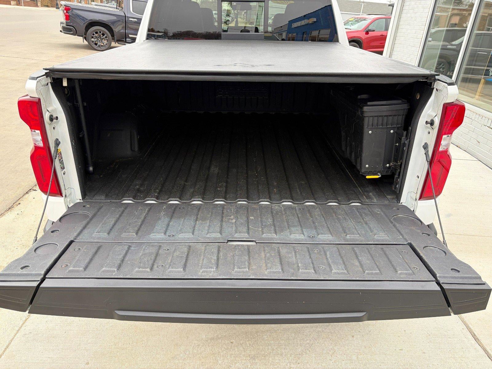 2022 Chevrolet Silverado 1500 High Country, Z71 Pkg, Sunroof, Heated Steering Wheel, Front & Rear Heated Seats