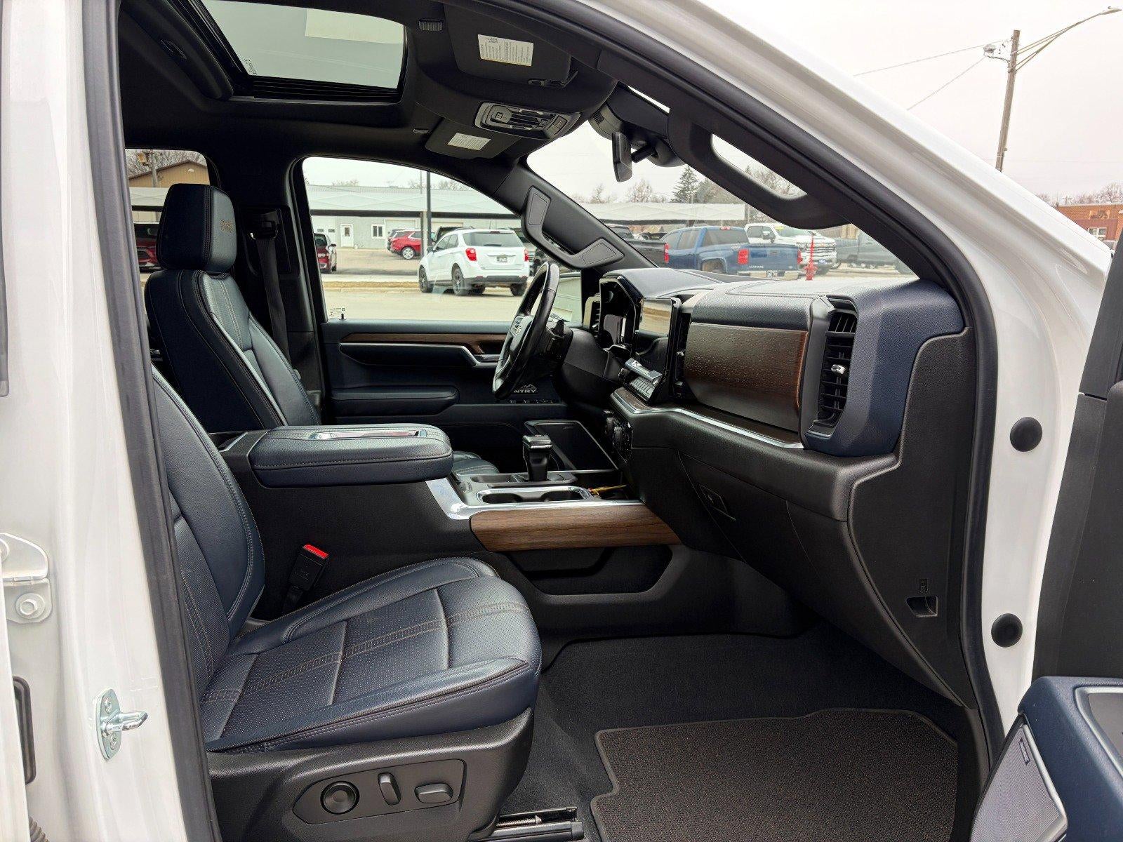 2022 Chevrolet Silverado 1500 High Country, Z71 Pkg, Sunroof, Heated Steering Wheel, Front & Rear Heated Seats