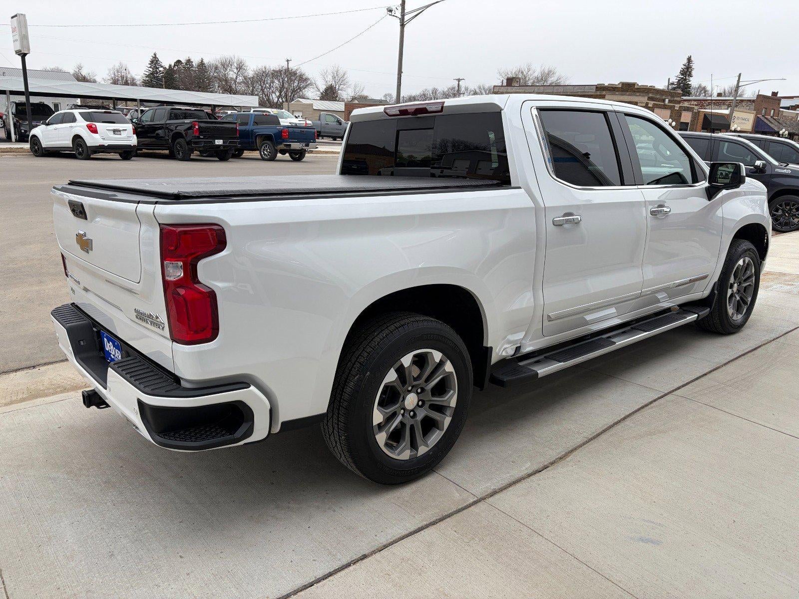 2022 Chevrolet Silverado 1500 High Country, Z71 Pkg, Sunroof, Heated Steering Wheel, Front & Rear Heated Seats