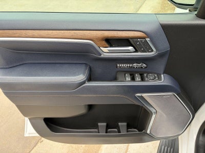 2022 Chevrolet Silverado 1500 High Country, Z71 Pkg, Sunroof, Heated Steering Wheel, Front & Rear Heated Seats