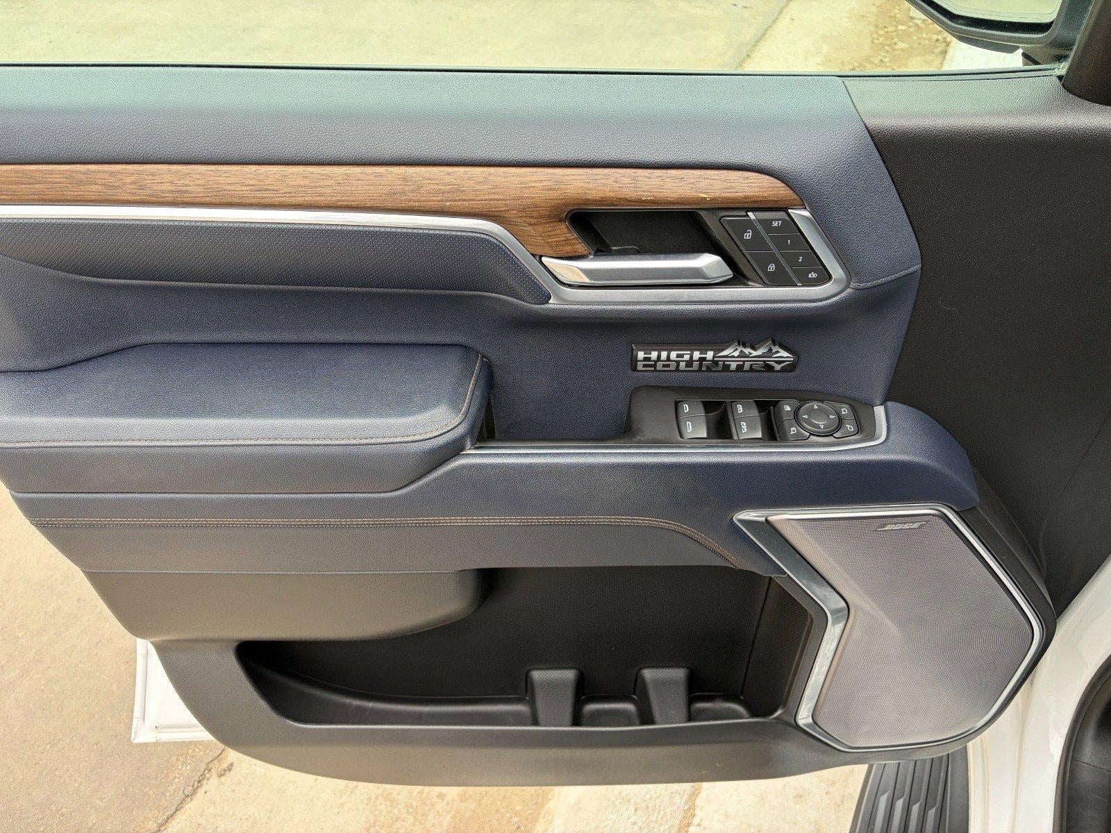 2022 Chevrolet Silverado 1500 High Country, Z71 Pkg, Sunroof, Heated Steering Wheel, Front & Rear Heated Seats