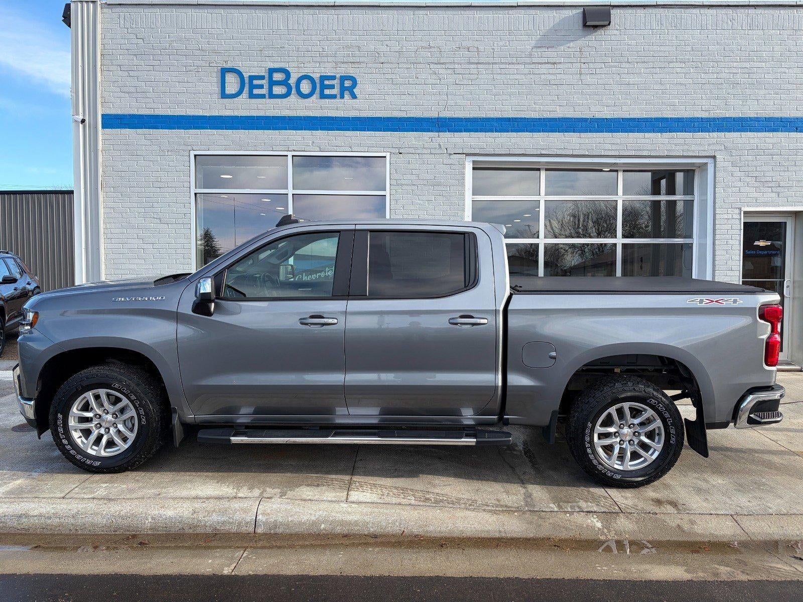 Used 2021 Chevrolet Silverado 1500 LT with VIN 1GCUYDED3MZ200868 for sale in Edgerton, Minnesota