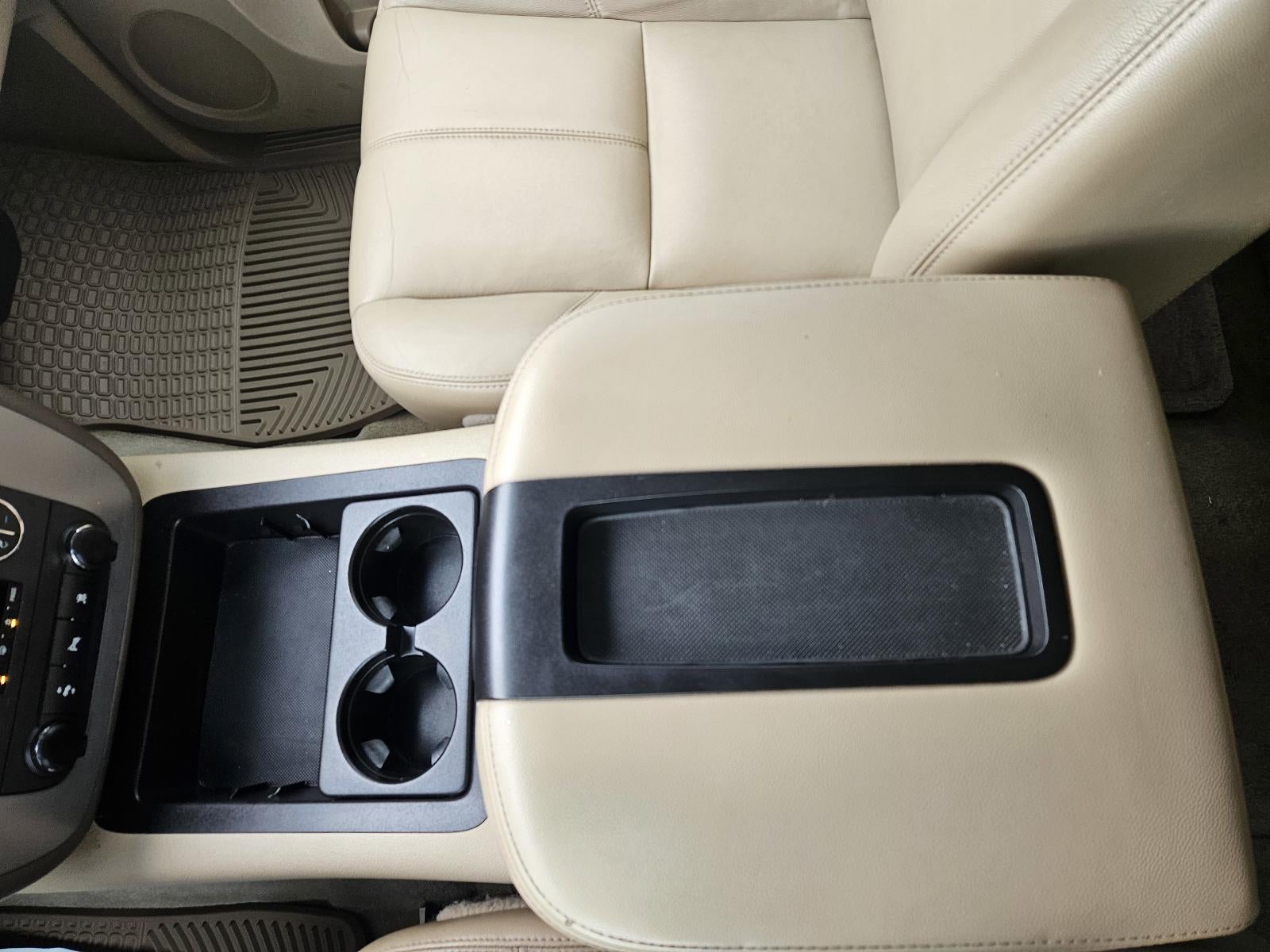 2011 GMC Yukon SLT, Leather, Heated Seats