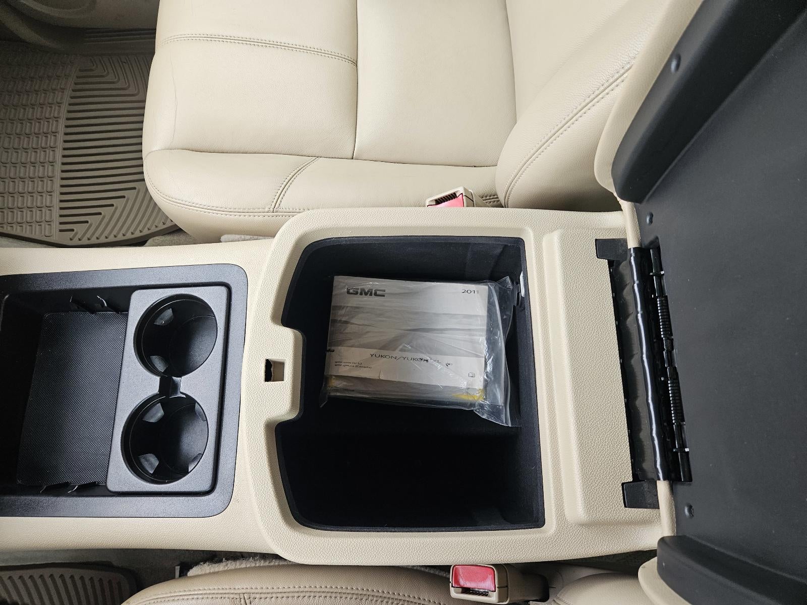 2011 GMC Yukon SLT, Leather, Heated Seats