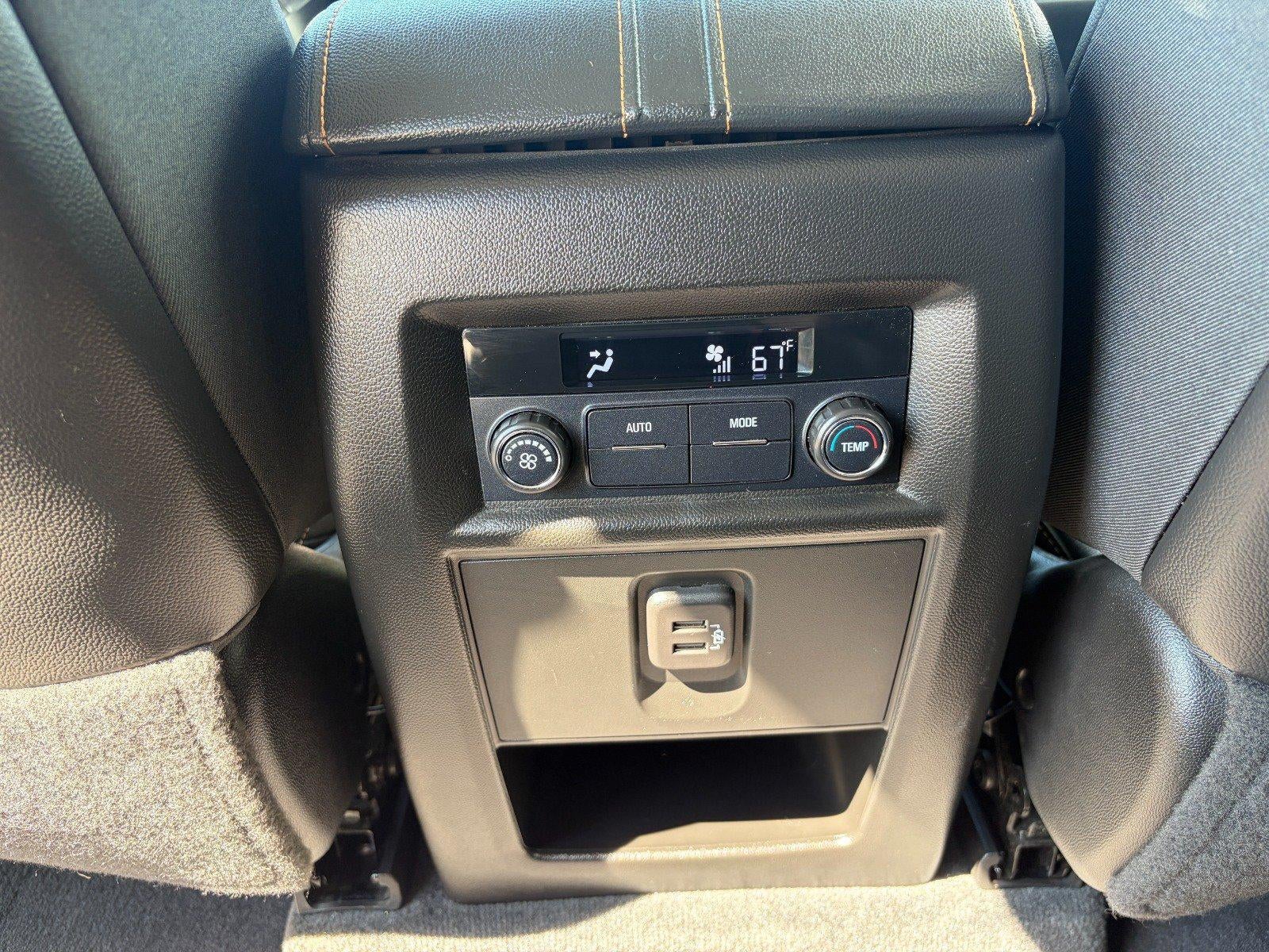 2021 Chevrolet Traverse LT, Heated Front Seats, Apple CarPlay/ Android Auto, Remote Start, 20" Wheels