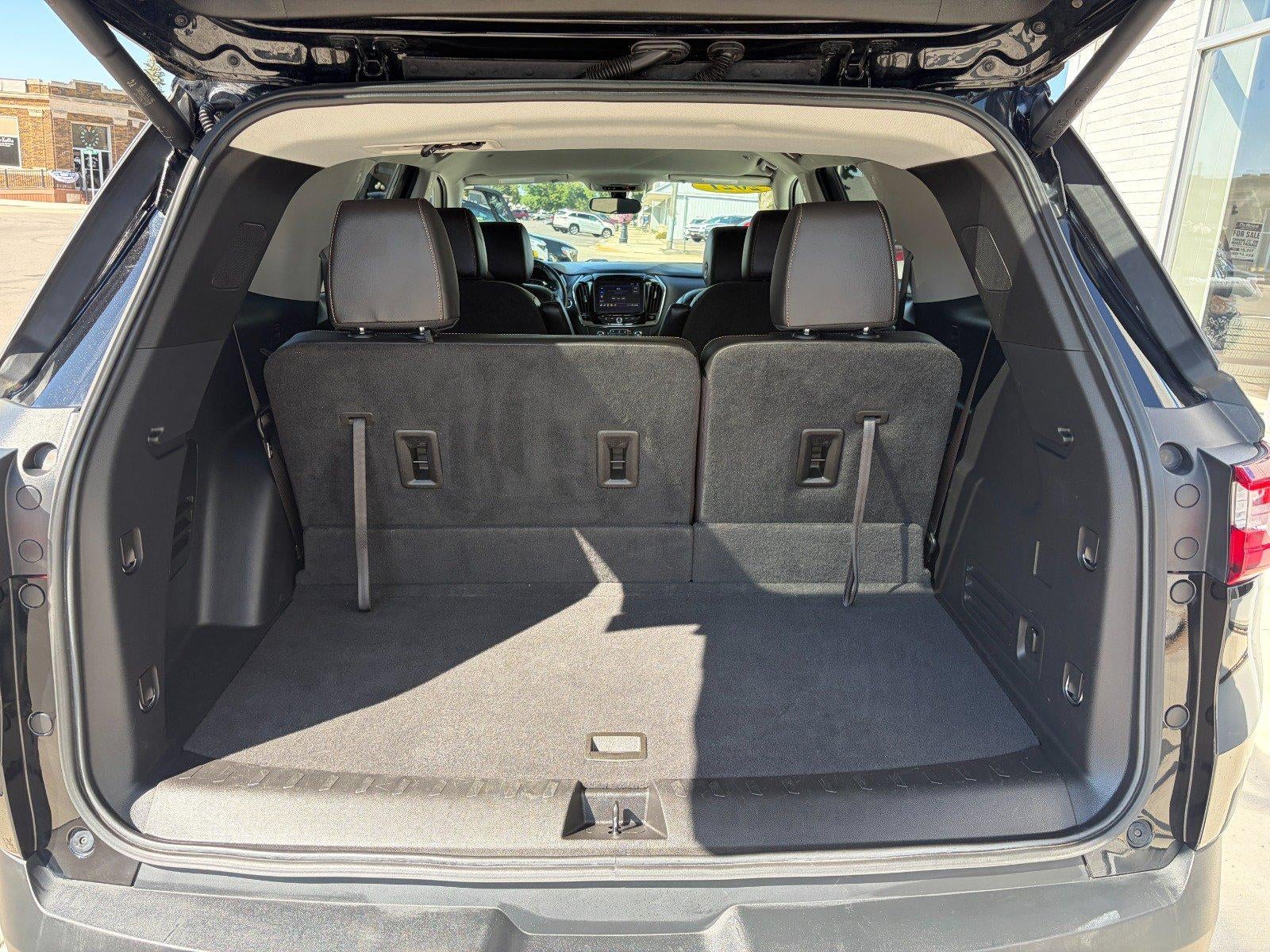 2021 Chevrolet Traverse LT, Heated Front Seats, Apple CarPlay/ Android Auto, Remote Start, 20" Wheels