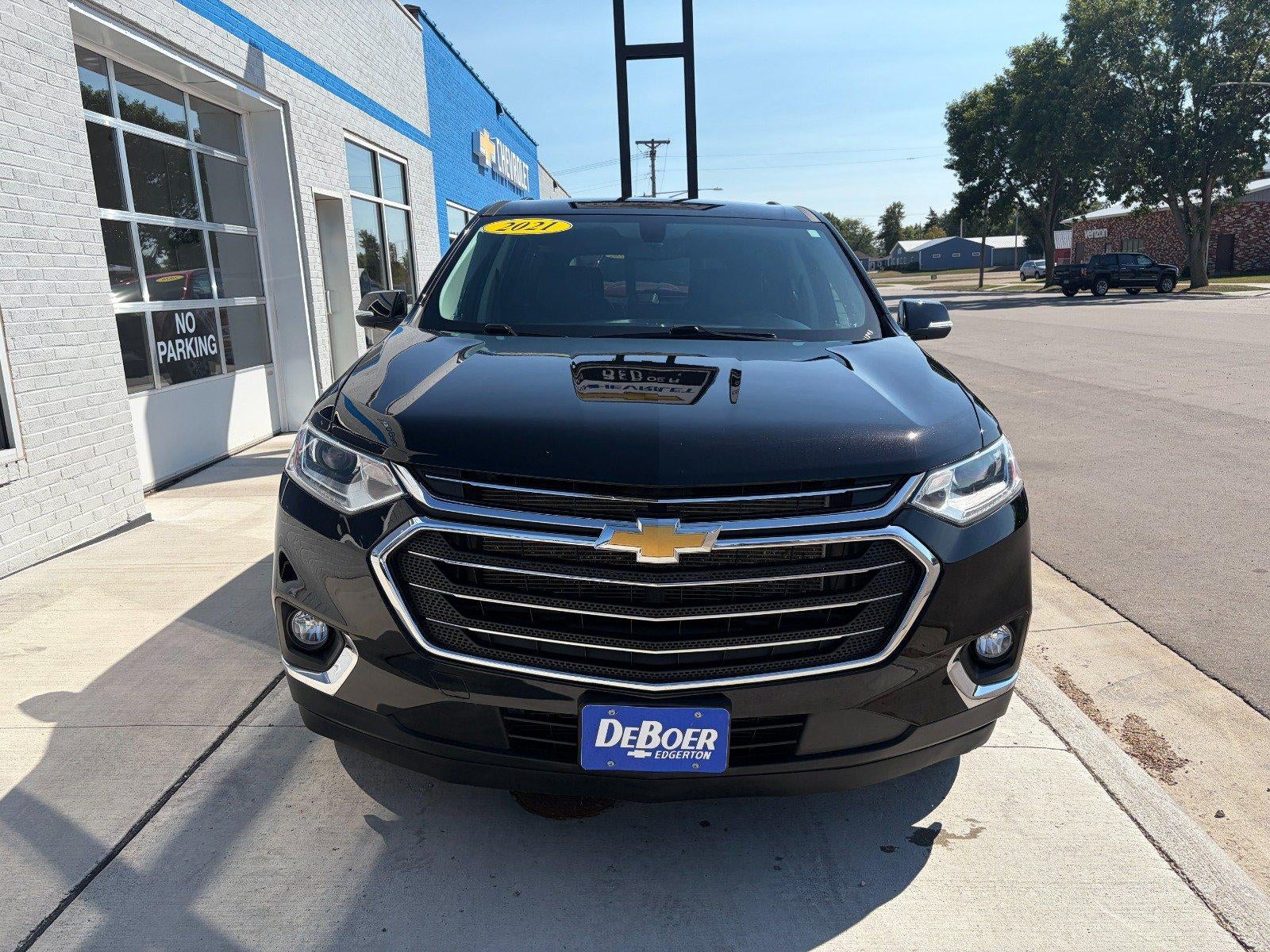 2021 Chevrolet Traverse LT, Heated Front Seats, Apple CarPlay/ Android Auto, Remote Start, 20" Wheels
