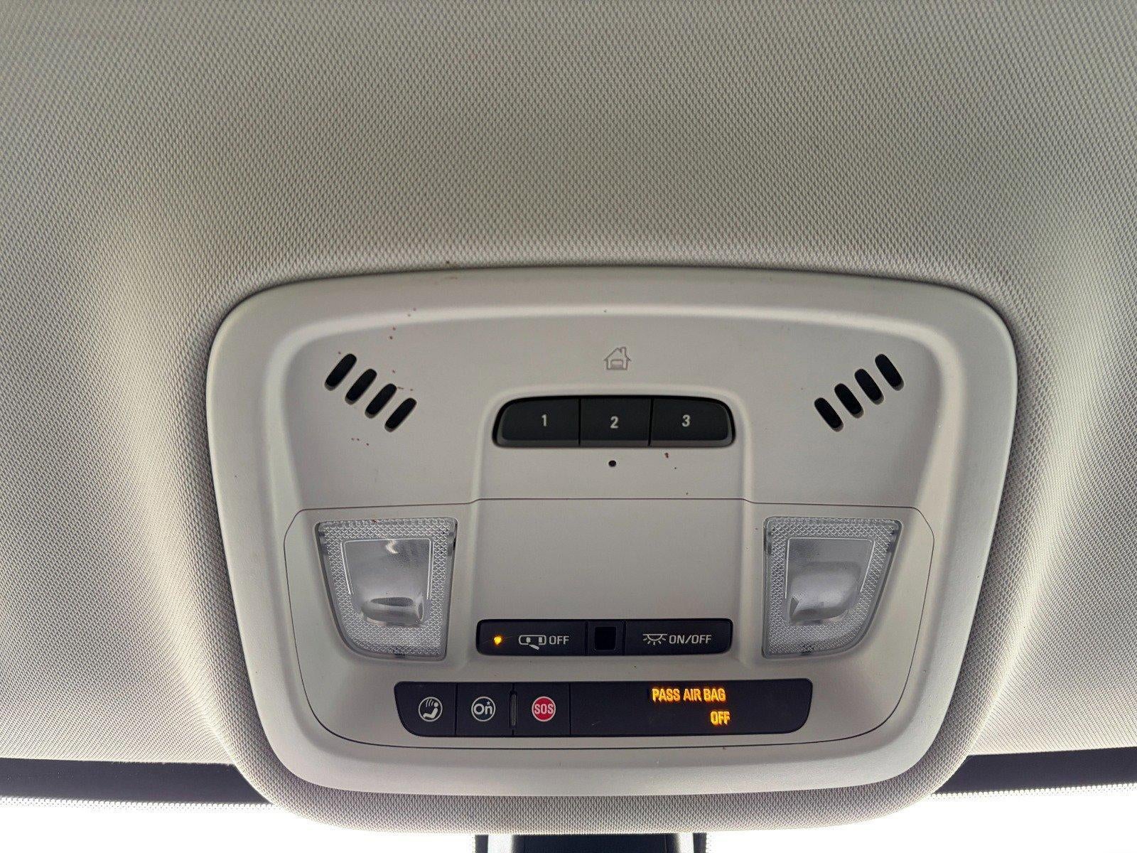 2020 Chevrolet Traverse 3LT, Convenience & Confidence Pkg, Heated Front Seats, Remote Start, Universal Home Remote