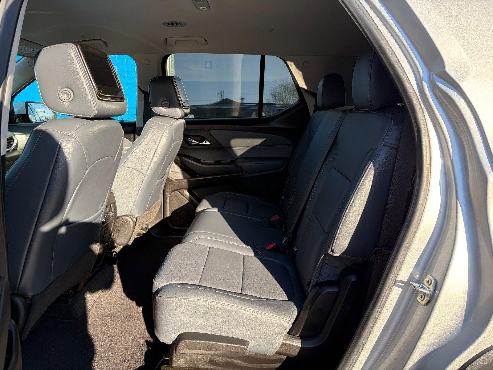2020 Chevrolet Traverse 3LT, Black Accent Pkg, Confidence II Pkg, Rear Seat Infotainment, Heated Steering Wheel
