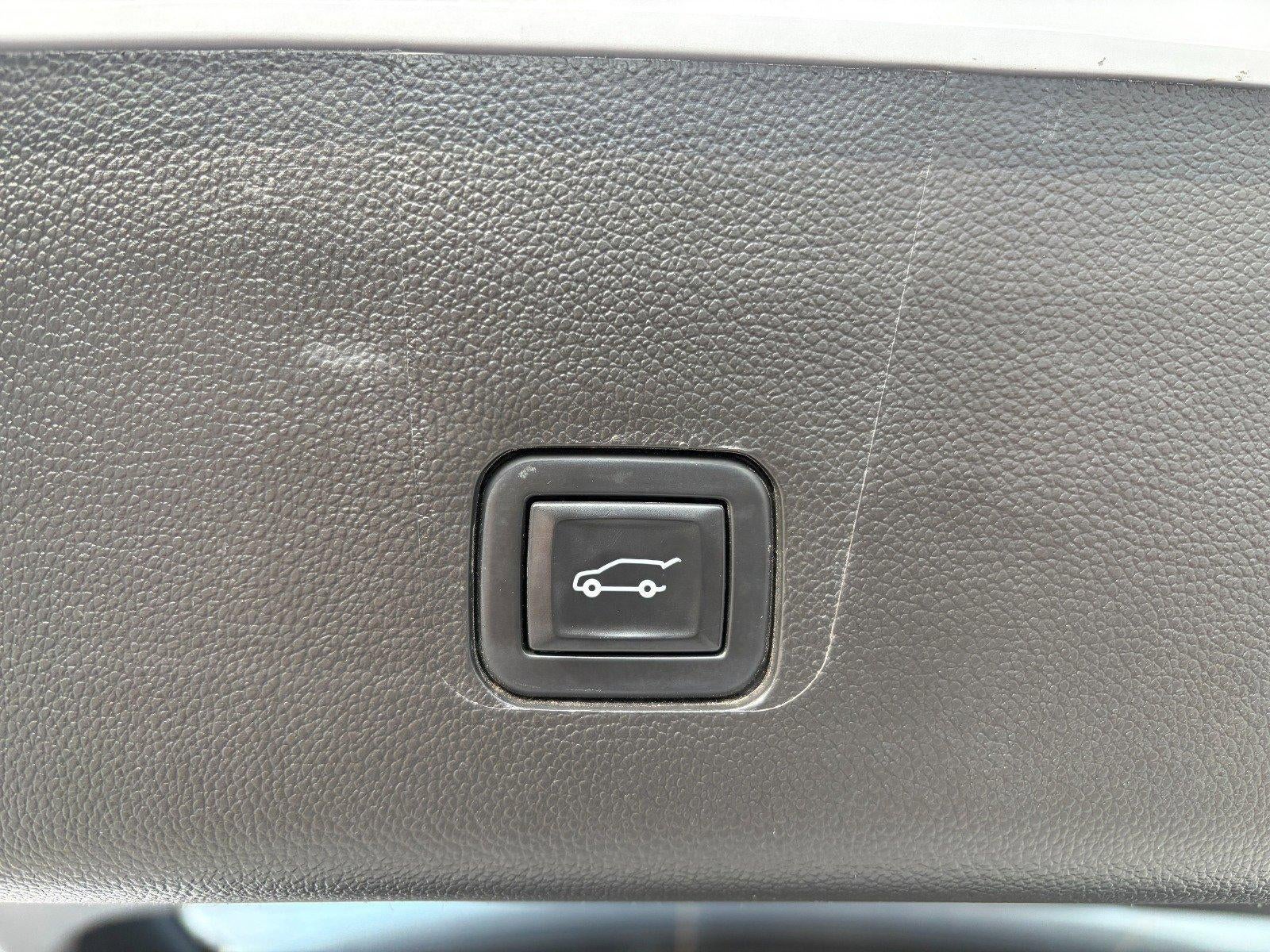 2021 Chevrolet Traverse Premier, Confidence II Pkg, Dual Sunroof, Surround Vision, Heated & Vented Front Seats