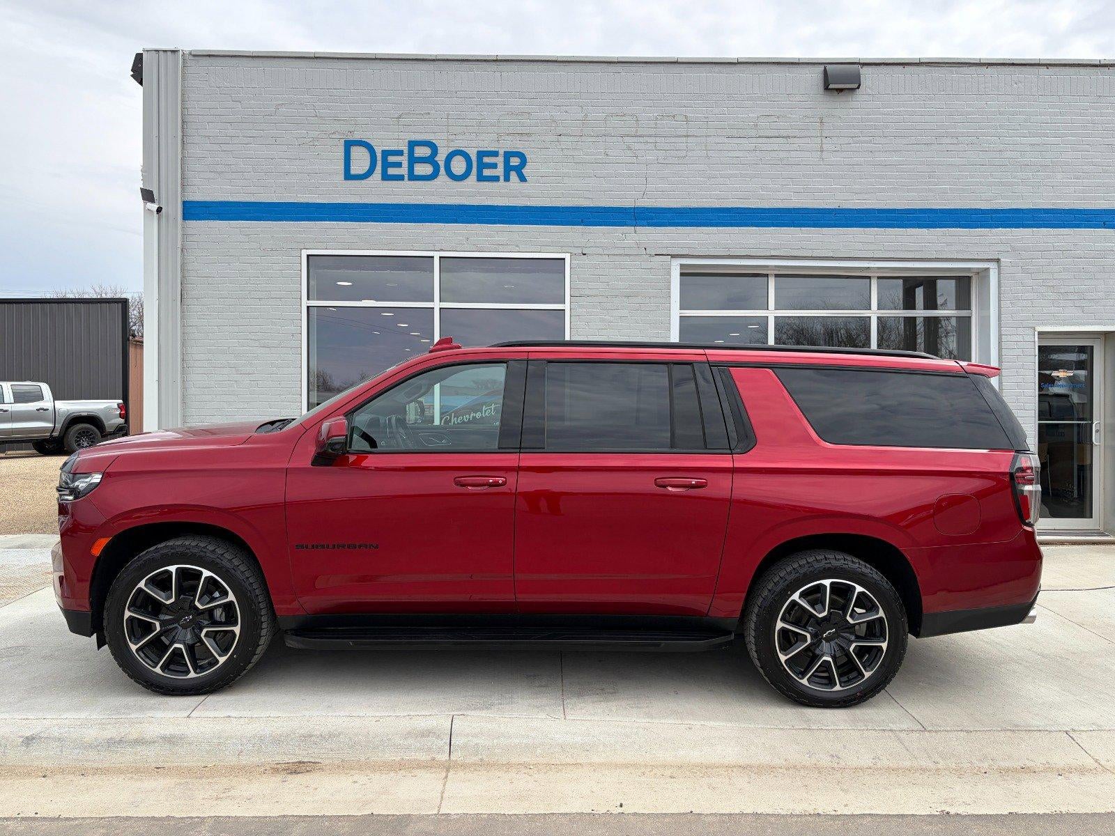 2023 Chevrolet Suburban RST