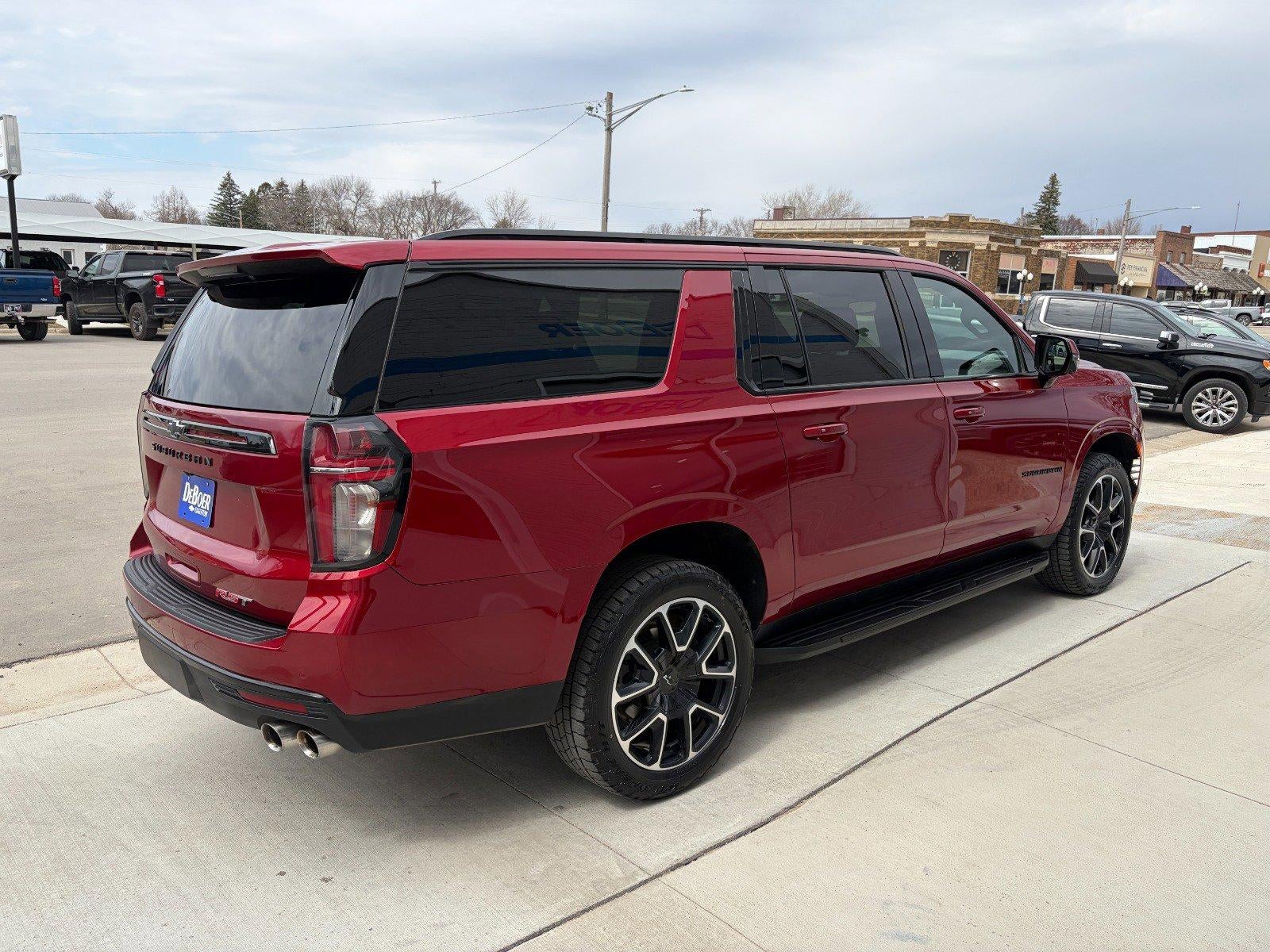 2023 Chevrolet Suburban RST
