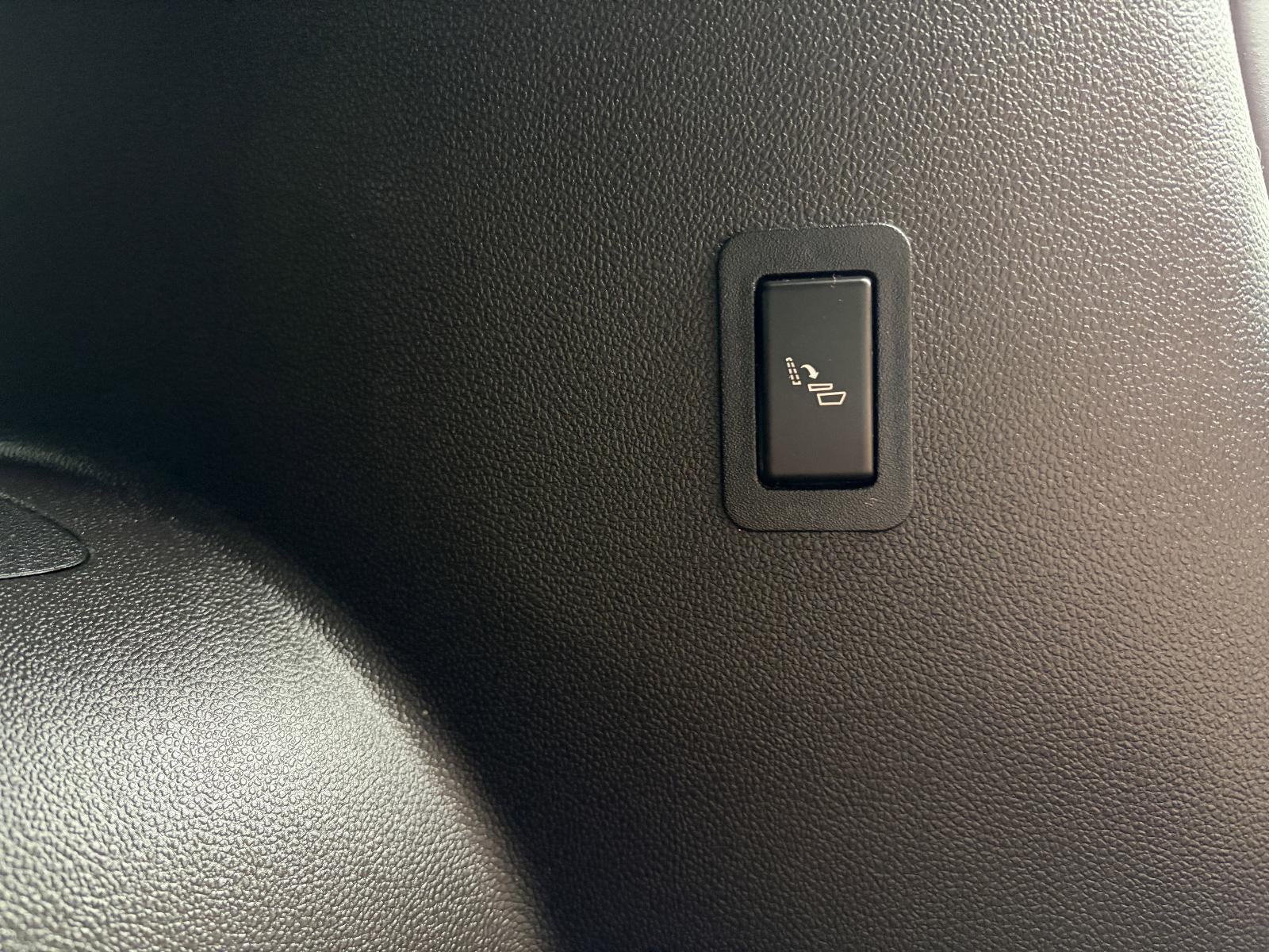 2021 Chevrolet Suburban 3.0L DURAMAX, High Country, Surround Vision, Heated & Cooled Front Seats, Head-Up Display