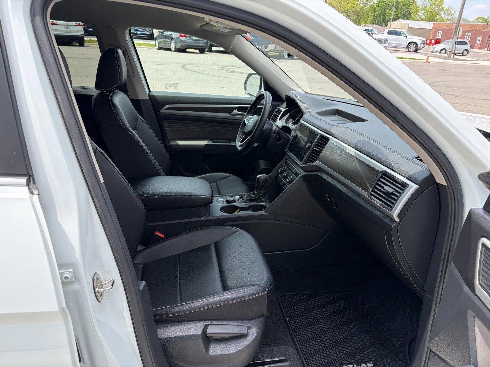 2021 Volkswagen Atlas 3.6L V6 SE w Technology, AWD, Heated Front Seats, Adaptive Cruise Control, Remote Start