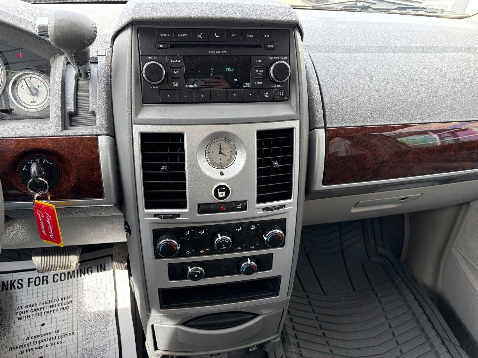 2010 Chrysler Town & Country Touring