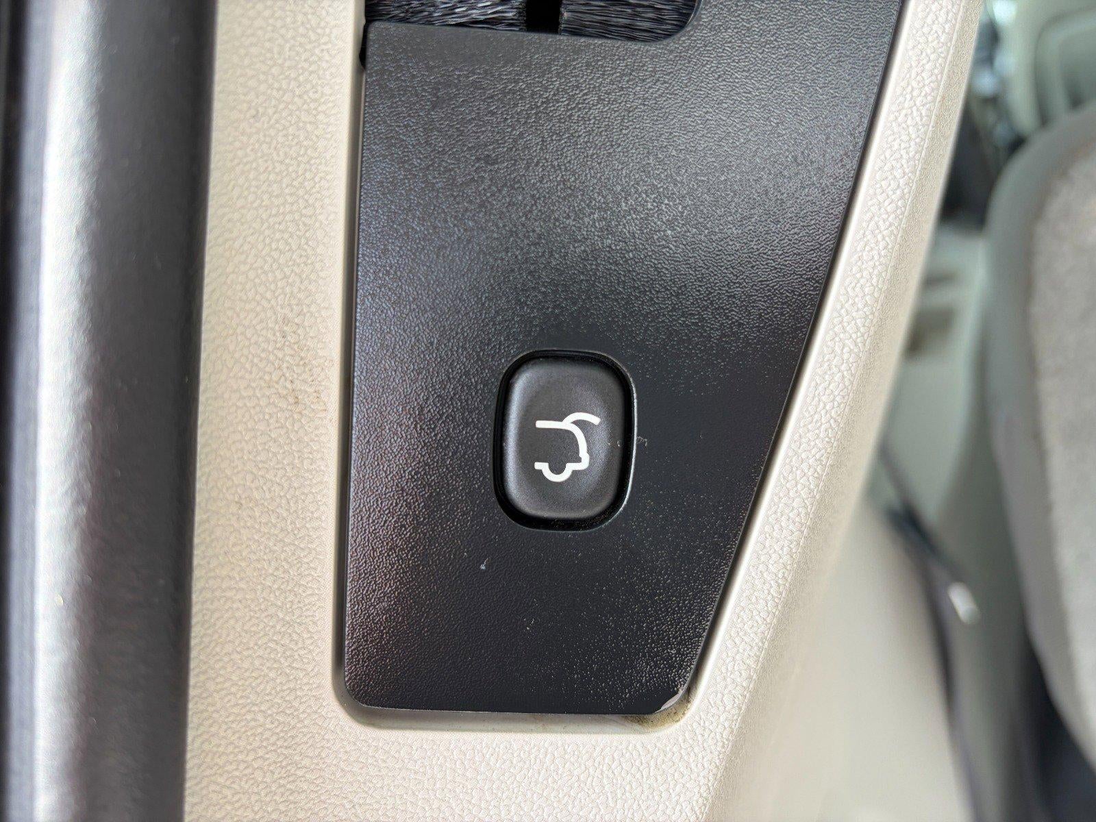 2010 Chrysler Town & Country Touring