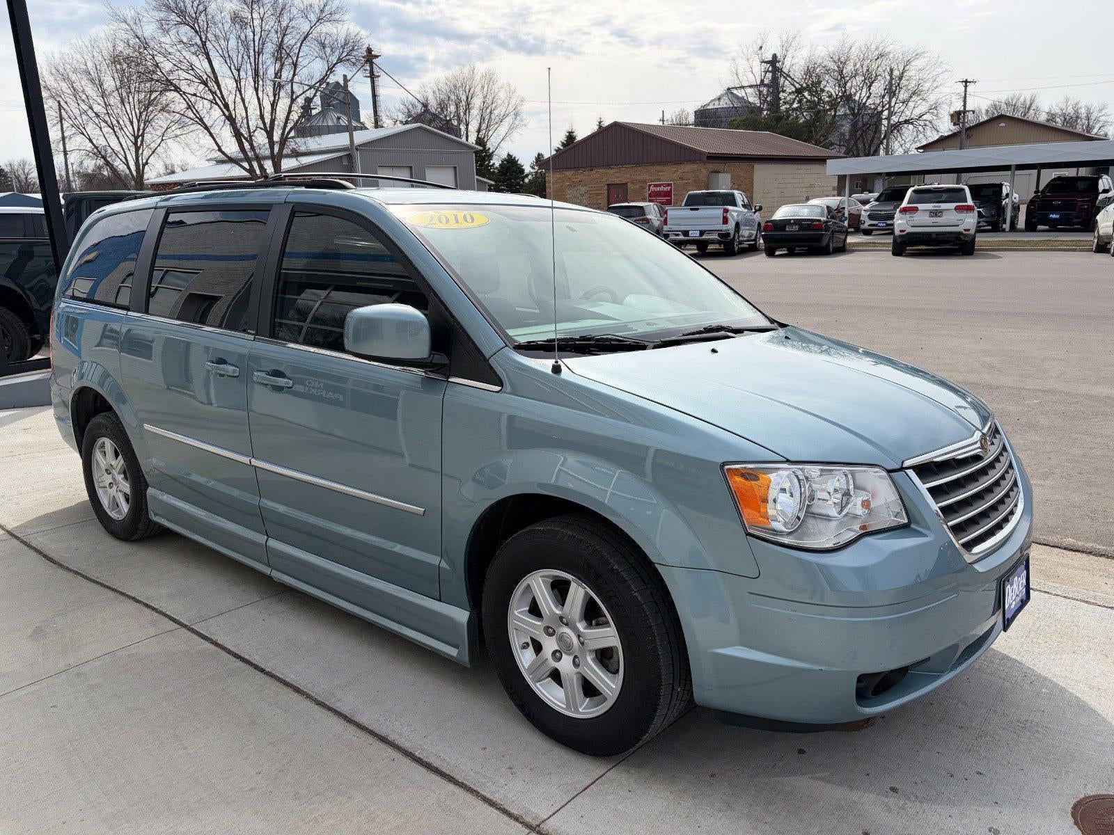 2010 Chrysler Town & Country Touring