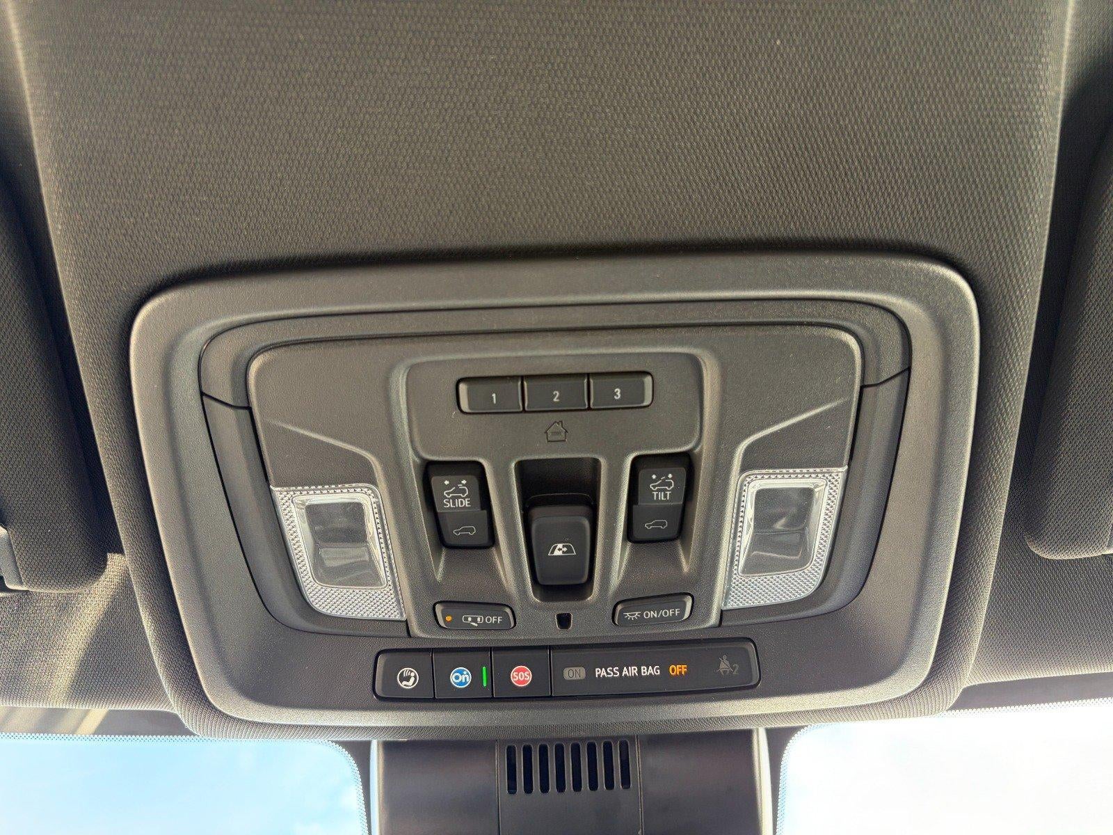 2024 Chevrolet Silverado 3500 HD High Country Premium Pkg, Tech. Pkg, 5th Wheel Pkg, Sunroof, Head-Up Display, Adaptive Cruise