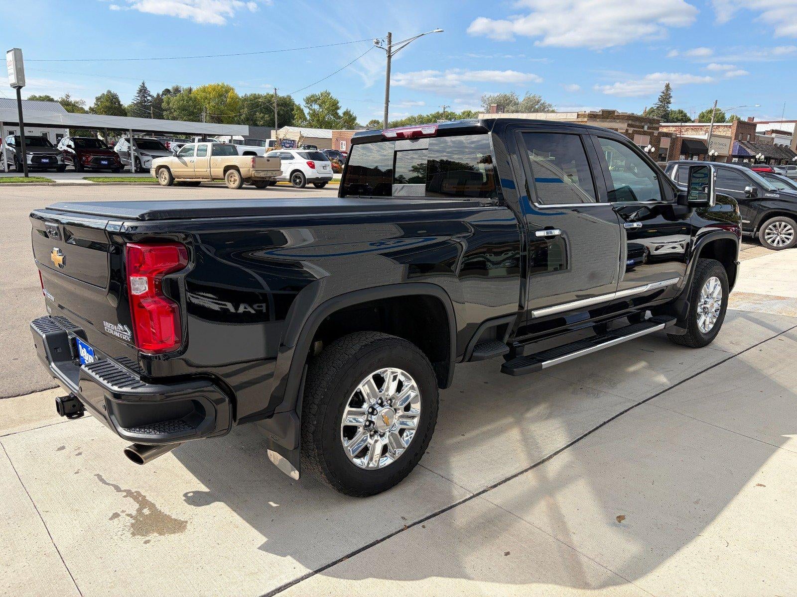 2024 Chevrolet Silverado 3500 HD High Country Premium Pkg, Tech. Pkg, 5th Wheel Pkg, Sunroof, Head-Up Display, Adaptive Cruise