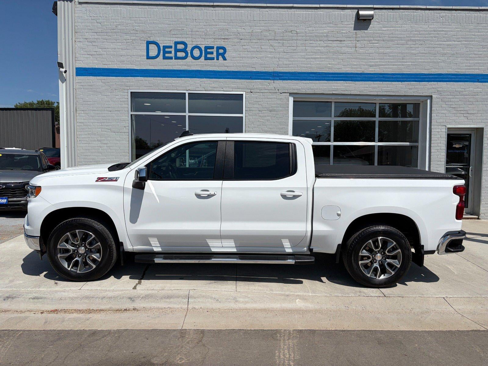 Used 2023 Chevrolet Silverado 1500 LT with VIN 2GCUDDED2P1101452 for sale in Edgerton, Minnesota