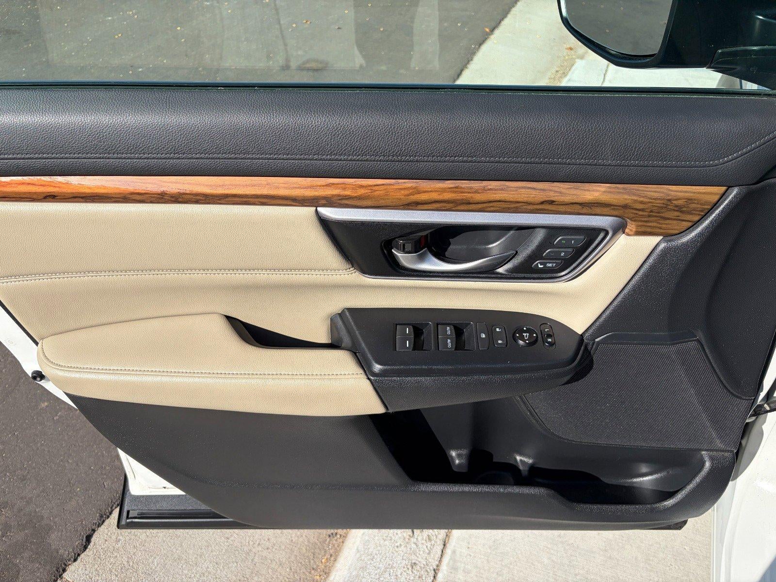 2018 Honda CR-V EX-L, 1.5L Turbo, Heated Front Seats, Back-up Camera, Apple CarPlay/ Android Auto