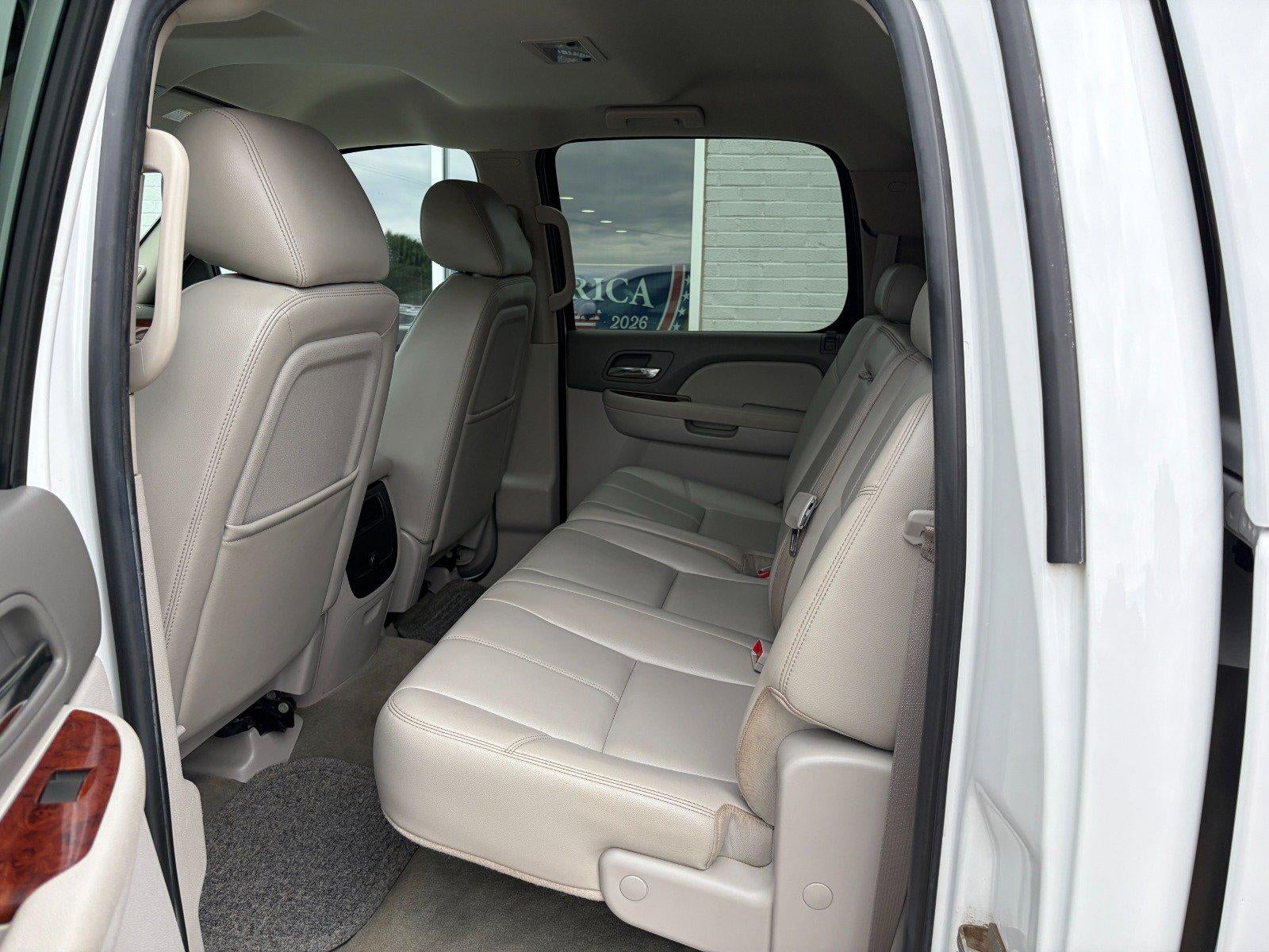 2010 Chevrolet Silverado 1500 LTZ, Z71, Heated Seats, Bose Audio, Remote Start, LEER Topper