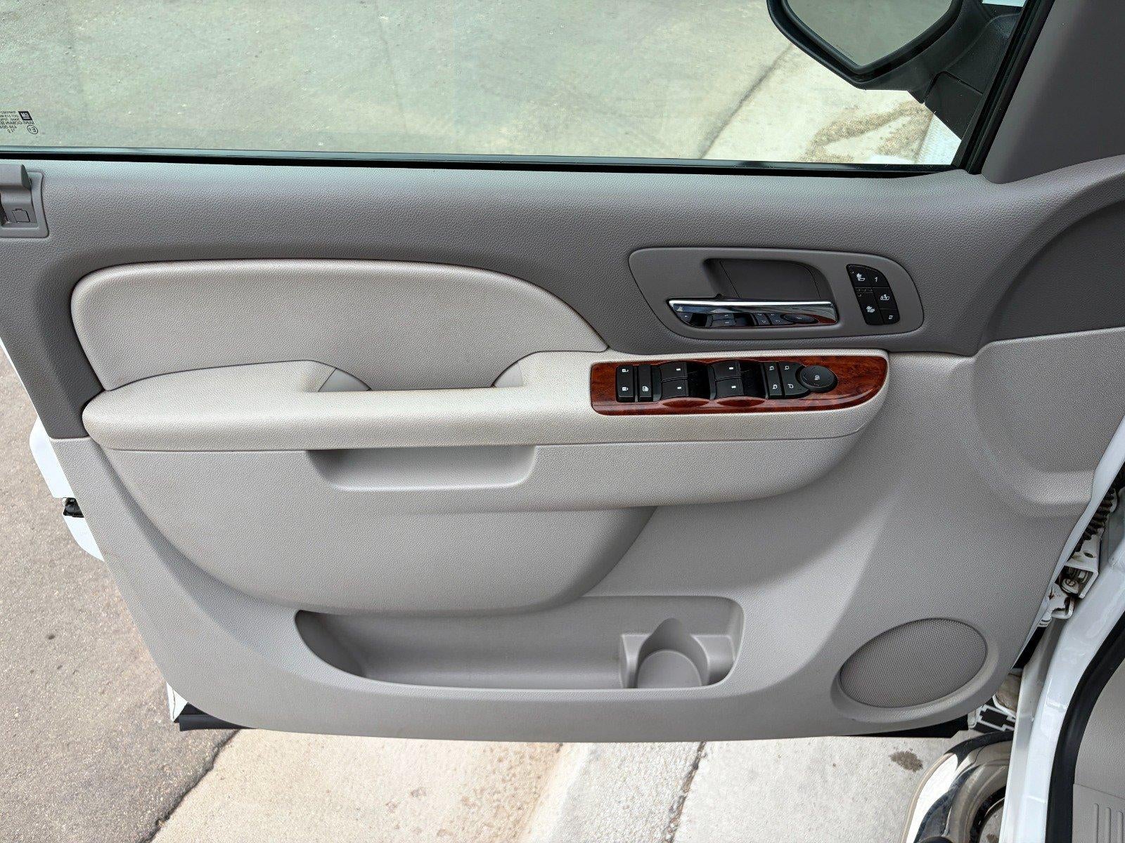 2010 Chevrolet Silverado 1500 LTZ, Z71, Heated Seats, Bose Audio, Remote Start, LEER Topper
