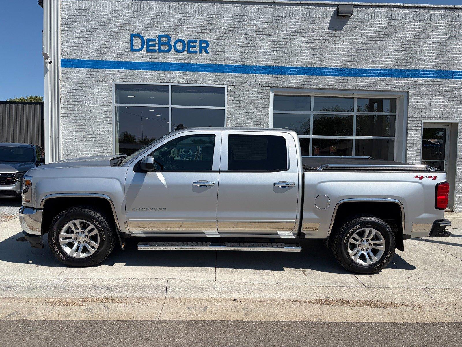 Used 2018 Chevrolet Silverado 1500 LT with VIN 3GCUKREC2JG606982 for sale in Edgerton, Minnesota