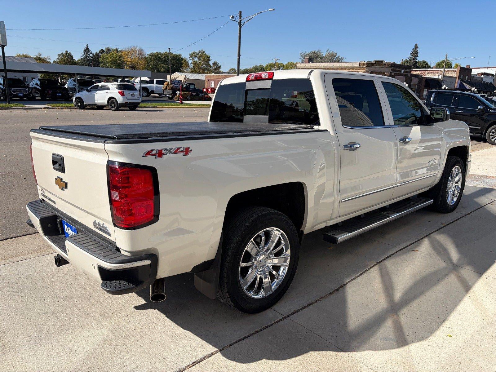 2015 Chevrolet Silverado 1500 High Country Premium Pkg, Driver Alert Pkg, Sunroof, Heated Steering Wheel, BOSE Audio
