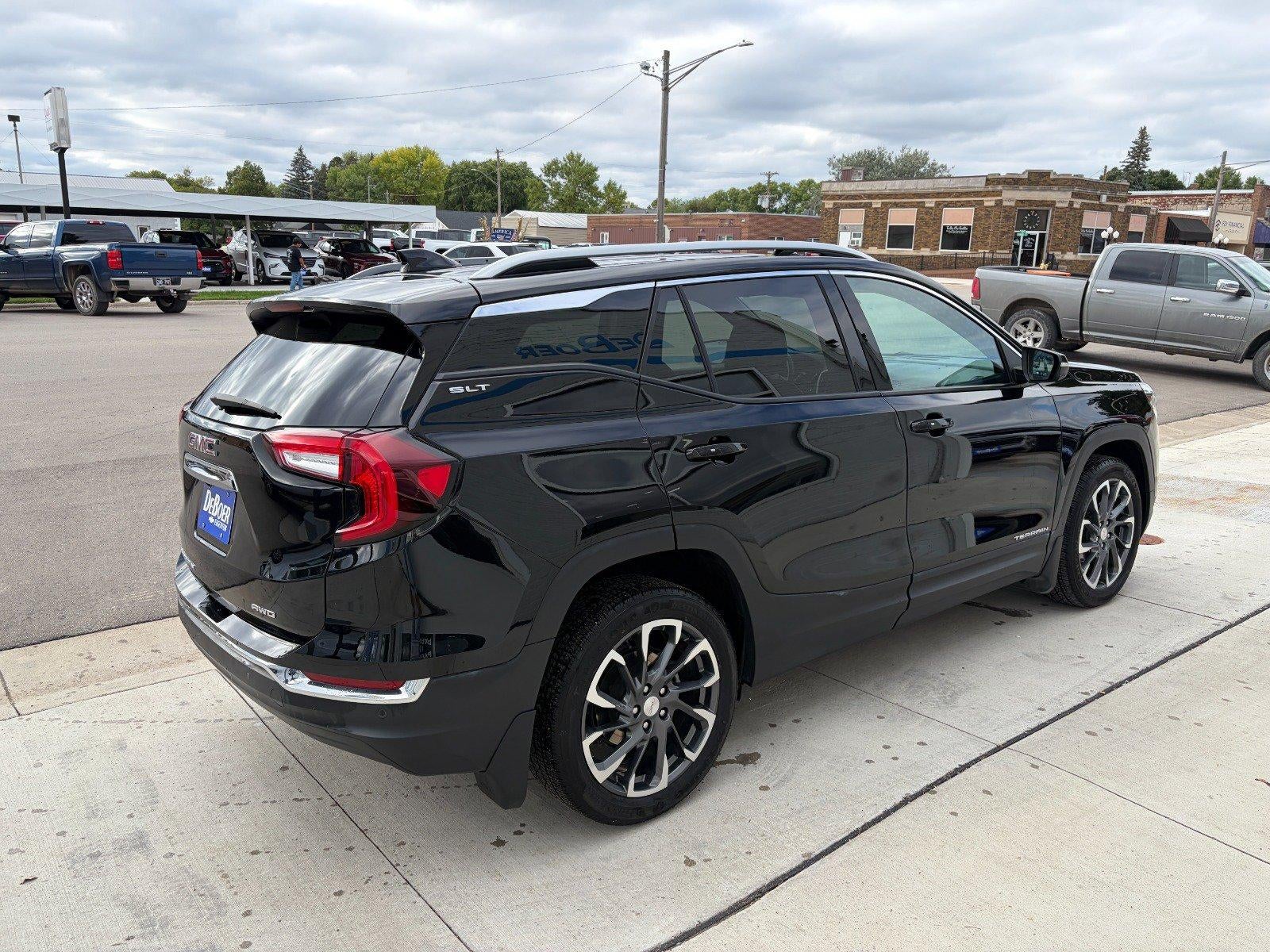 2022 GMC Terrain SLT