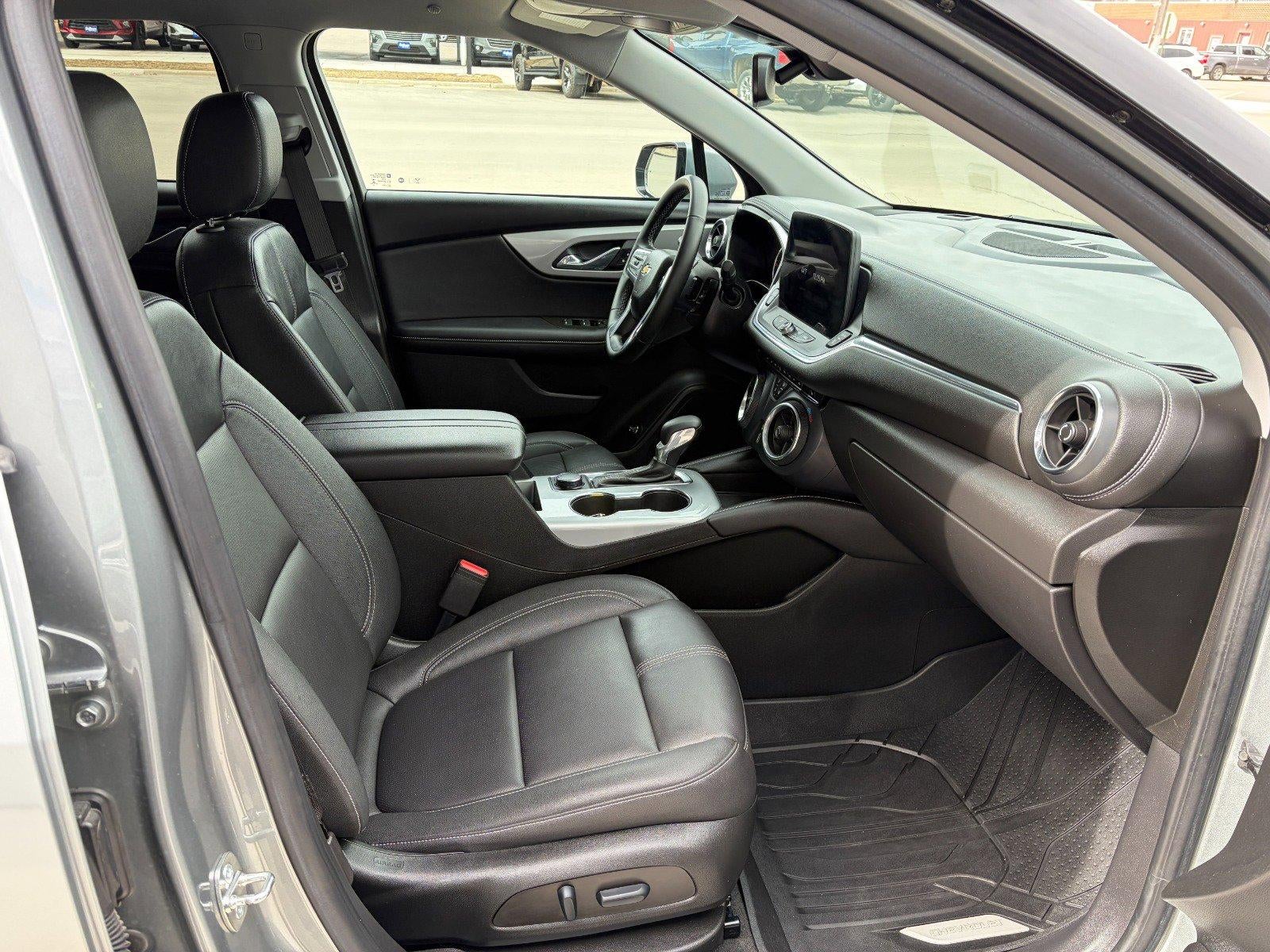 2023 Chevrolet Blazer 3LT, Confidence Pkg, Heated Front Seats, Wireless Apple CarPlay, 20" Wheels