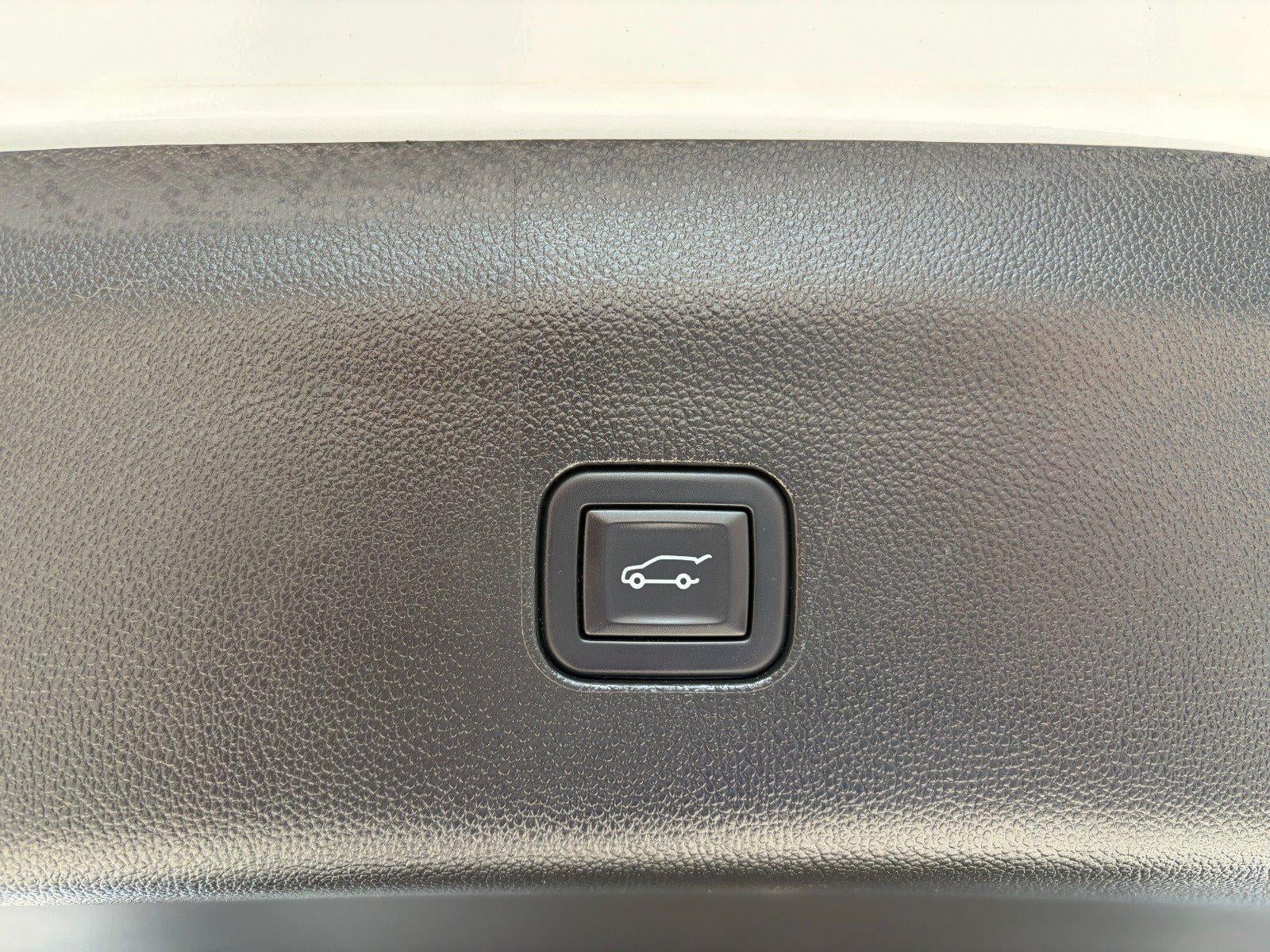 2023 Buick Enclave Premium, Dual Moonroof, Head-up Display, Surround Vision, Heated/ Cooled Seat, Heated Steering Wheel