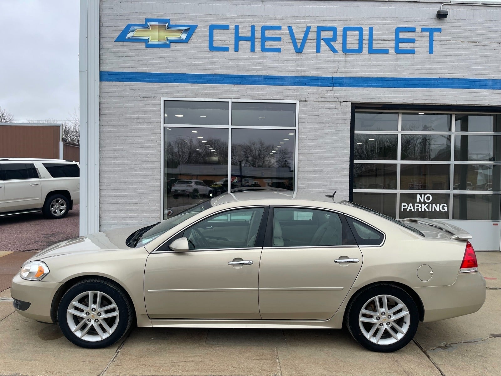Used 2010 Chevrolet Impala LTZ with VIN 2G1WC5EM8A1260428 for sale in Edgerton, Minnesota