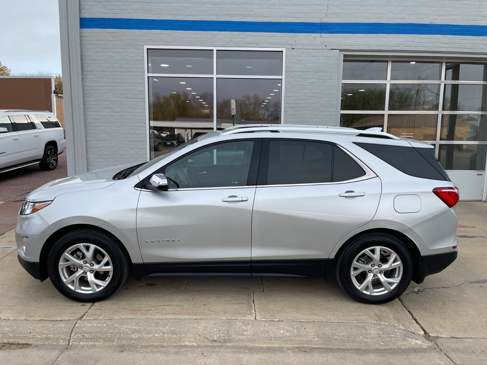 Used 2018 Chevrolet Equinox Premier with VIN 3GNAXPEU1JS537160 for sale in Edgerton, Minnesota